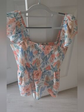 NW/OT!  LOFT GARDEN FLORAL SMOCKED PEPLUM TOP - SIZE LARGE